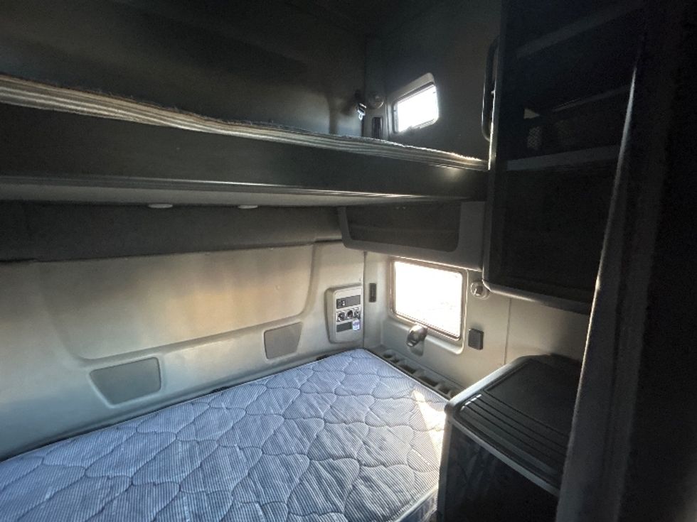 Sleeper Tractor-Heavy Duty Tractors-International-2020-LT625-Denver-CO-577,479\n\t\tmiles-$ 42,250 - Image 18