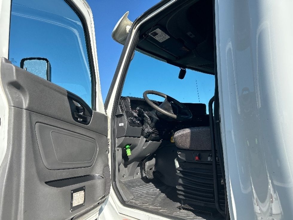 Sleeper Tractor-Heavy Duty Tractors-International-2020-LT625-Denver-CO-577,479\n\t\tmiles-$ 42,250 - Image 9
