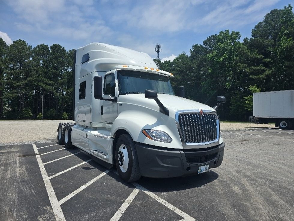 Sleeper Tractor-Heavy Duty Tractors-International-2020-LT625-Duluth-GA-485,536\n\t\tmiles-$ 47,000 - Image 1