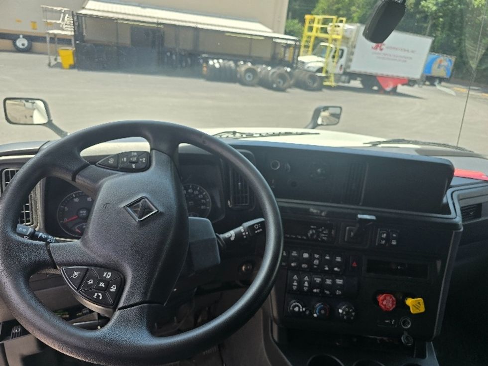 Sleeper Tractor-Heavy Duty Tractors-International-2020-LT625-Duluth-GA-485,536\n\t\tmiles-$ 47,000 - Image 11