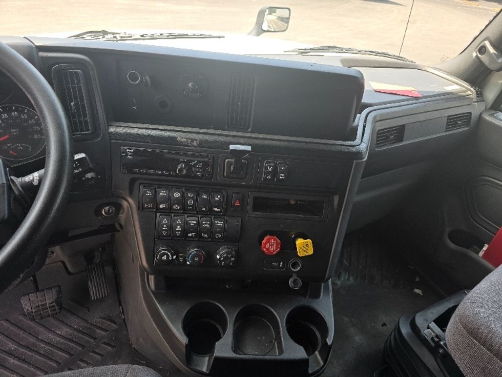 Sleeper Tractor-Heavy Duty Tractors-International-2020-LT625-Duluth-GA-485,536\n\t\tmiles-$ 47,000 - Image 12