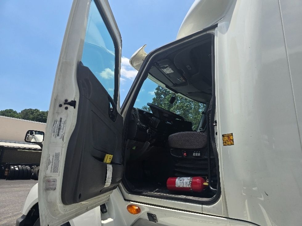 Sleeper Tractor-Heavy Duty Tractors-International-2020-LT625-Duluth-GA-485,536\n\t\tmiles-$ 47,000 - Image 9