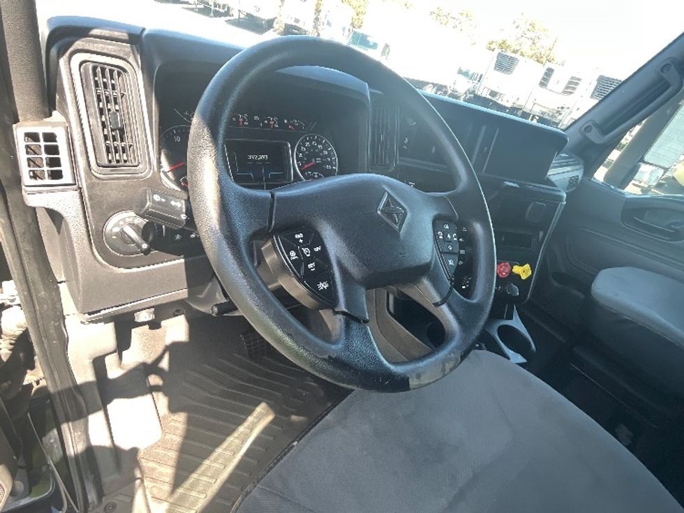 Sleeper Tractor-Heavy Duty Tractors-International-2020-LT625-East Chicago-IN-392,400\n\t\tmiles-$ 33,250 - Image 10