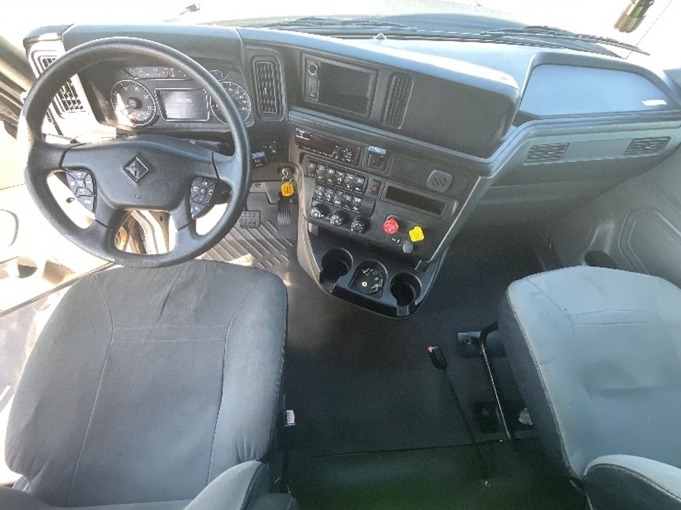 Sleeper Tractor-Heavy Duty Tractors-International-2020-LT625-East Chicago-IN-392,400\n\t\tmiles-$ 33,250 - Image 12