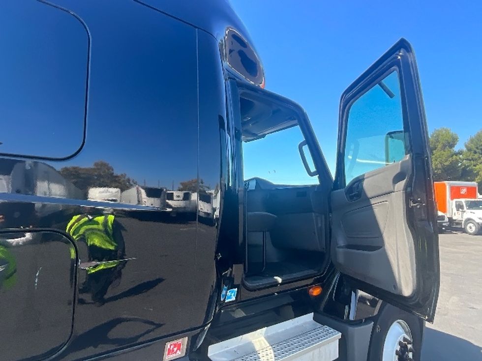 Sleeper Tractor-Heavy Duty Tractors-International-2020-LT625-East Chicago-IN-392,400\n\t\tmiles-$ 33,250 - Image 13