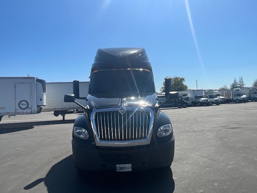 Sleeper Tractor-Heavy Duty Tractors-International-2020-LT625-East Chicago-IN-392,400\n\t\tmiles-$ 33,250 - Image 2