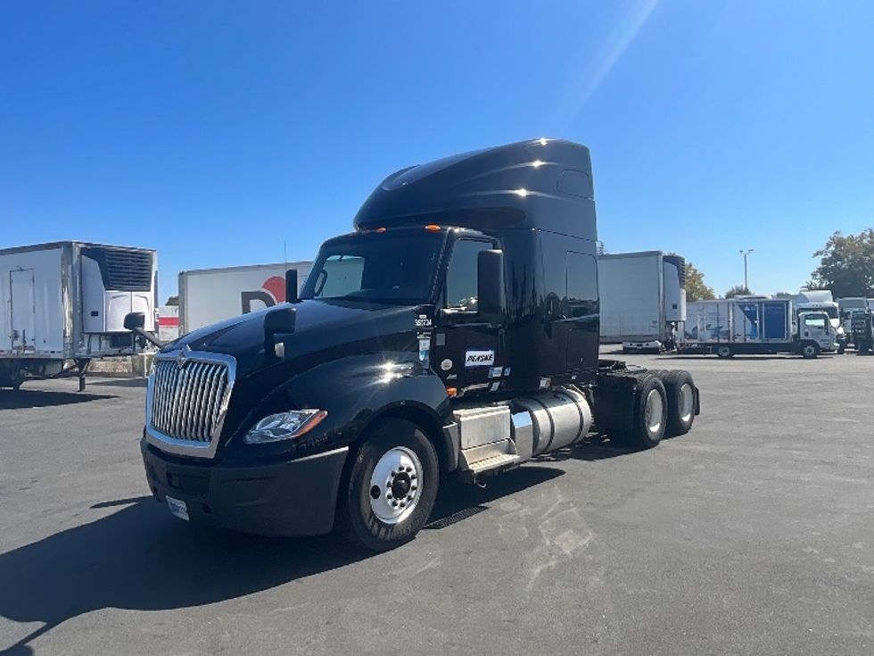 Sleeper Tractor-Heavy Duty Tractors-International-2020-LT625-East Chicago-IN-392,400\n\t\tmiles-$ 33,250 - Image 3