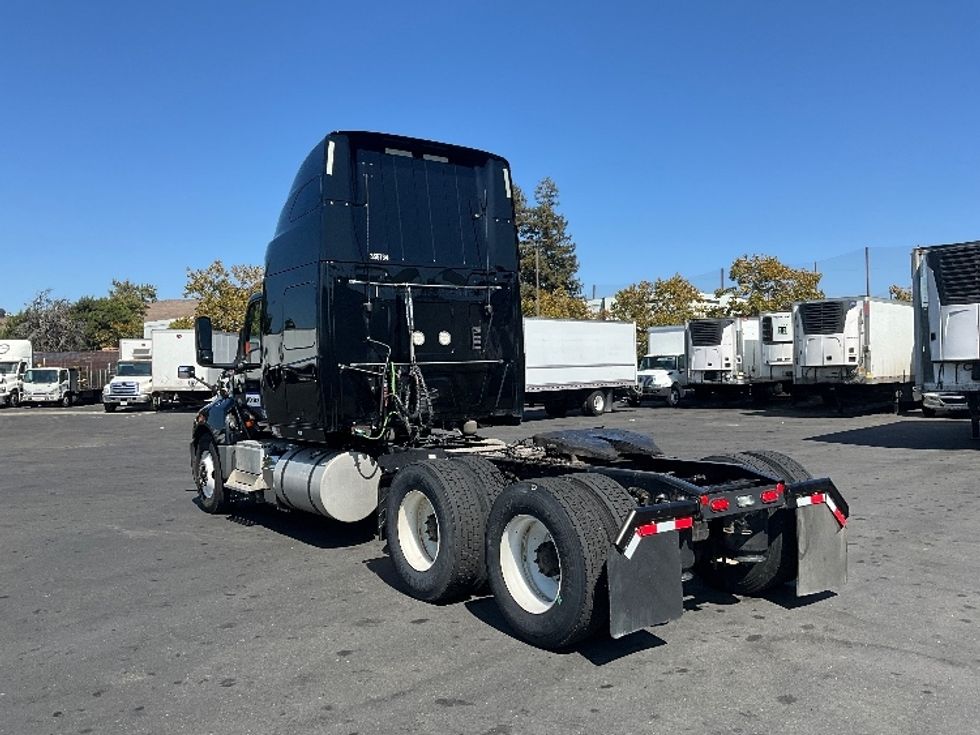 Sleeper Tractor-Heavy Duty Tractors-International-2020-LT625-East Chicago-IN-392,400\n\t\tmiles-$ 33,250 - Image 5