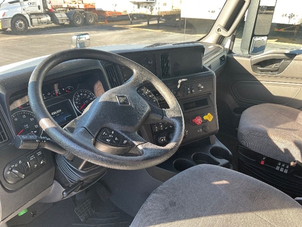 Sleeper Tractor-Heavy Duty Tractors-International-2020-LT625-East Chicago-IN-454,656\n\t\tmiles-$ 52,750 - Image 9