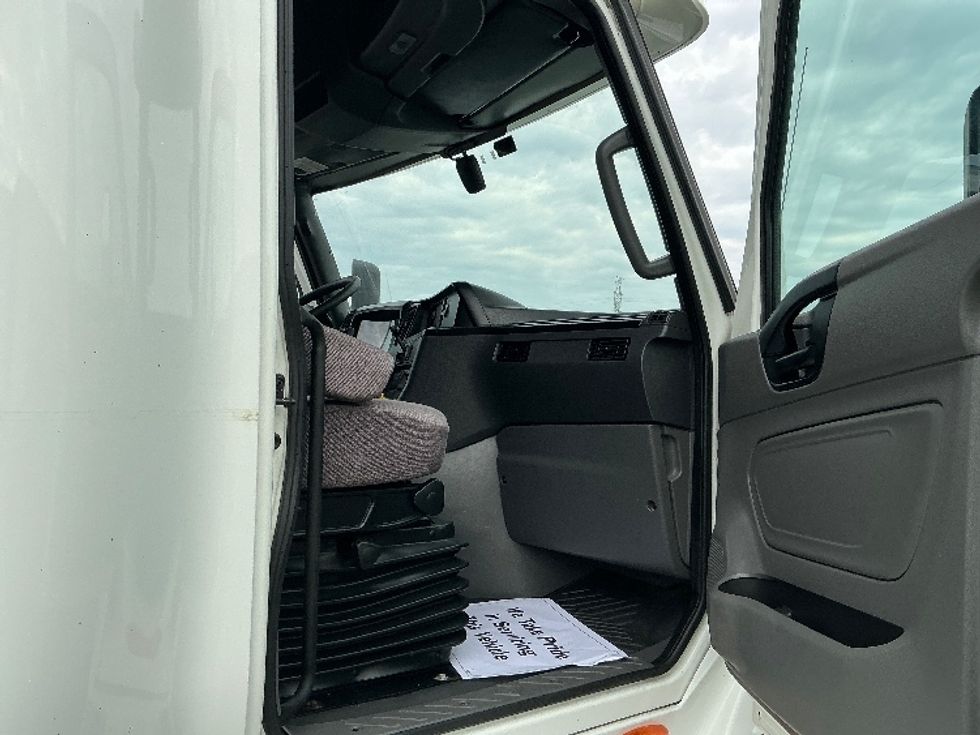 Sleeper Tractor-Heavy Duty Tractors-International-2020-LT625-East Chicago-IN-551,883\n\t\tmiles-$ 36,500 - Image 12