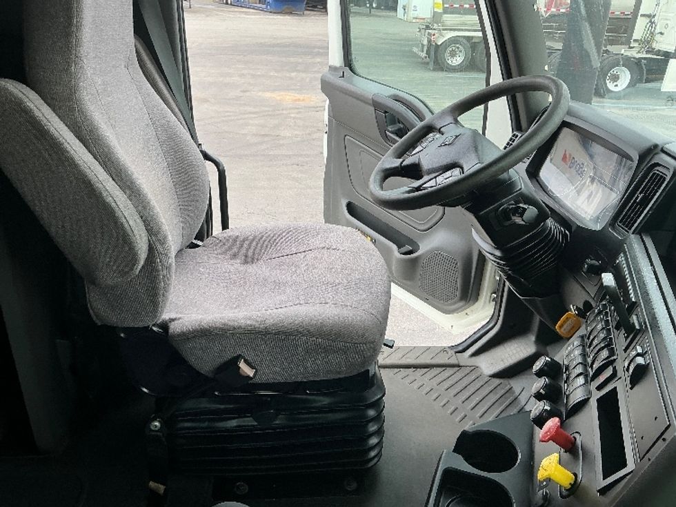 Sleeper Tractor-Heavy Duty Tractors-International-2020-LT625-East Chicago-IN-551,883\n\t\tmiles-$ 36,500 - Image 14