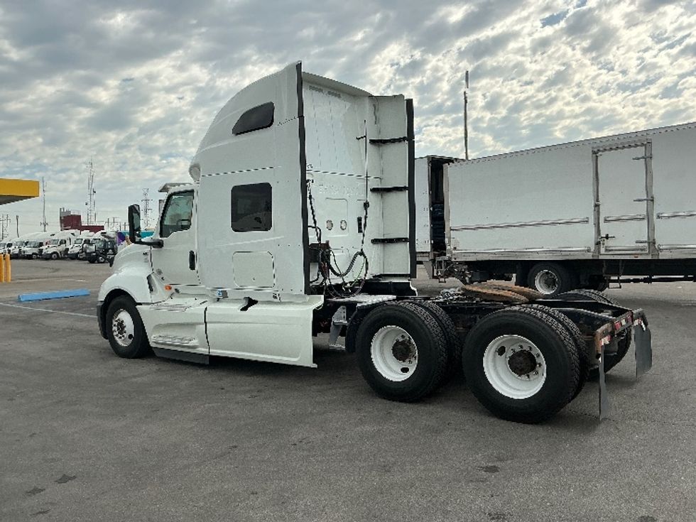 Sleeper Tractor-Heavy Duty Tractors-International-2020-LT625-East Chicago-IN-551,883\n\t\tmiles-$ 36,500 - Image 5