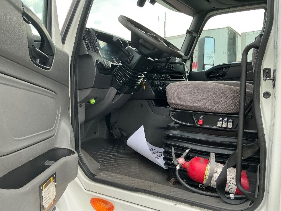 Sleeper Tractor-Heavy Duty Tractors-International-2020-LT625-East Chicago-IN-551,883\n\t\tmiles-$ 36,500 - Image 9