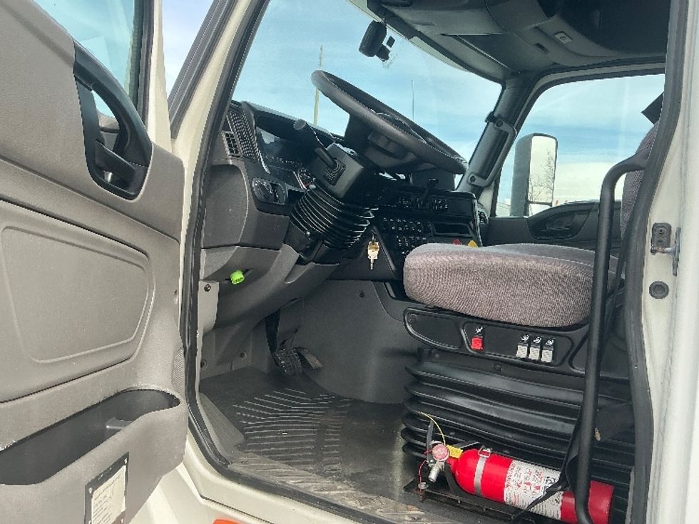 Sleeper Tractor-Heavy Duty Tractors-International-2020-LT625-East Chicago-IN-626,638\n\t\tmiles-$ 31,500 - Image 9