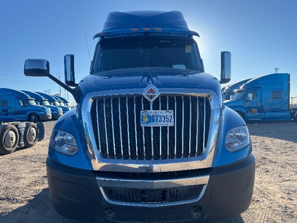 Sleeper Tractor-Heavy Duty Tractors-International-2020-LT625-El Paso-TX-520,474\n\t\tmiles-$ 48,250 - Image 2