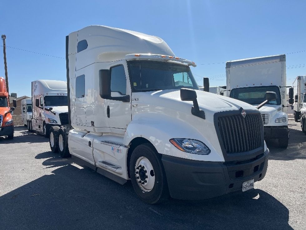 Sleeper Tractor-Heavy Duty Tractors-International-2020-LT625-El Paso-TX-581,261\n\t\tmiles-$ 42,000 - Image 1