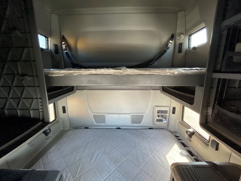 Sleeper Tractor-Heavy Duty Tractors-International-2020-LT625-El Paso-TX-581,261\n\t\tmiles-$ 42,000 - Image 16