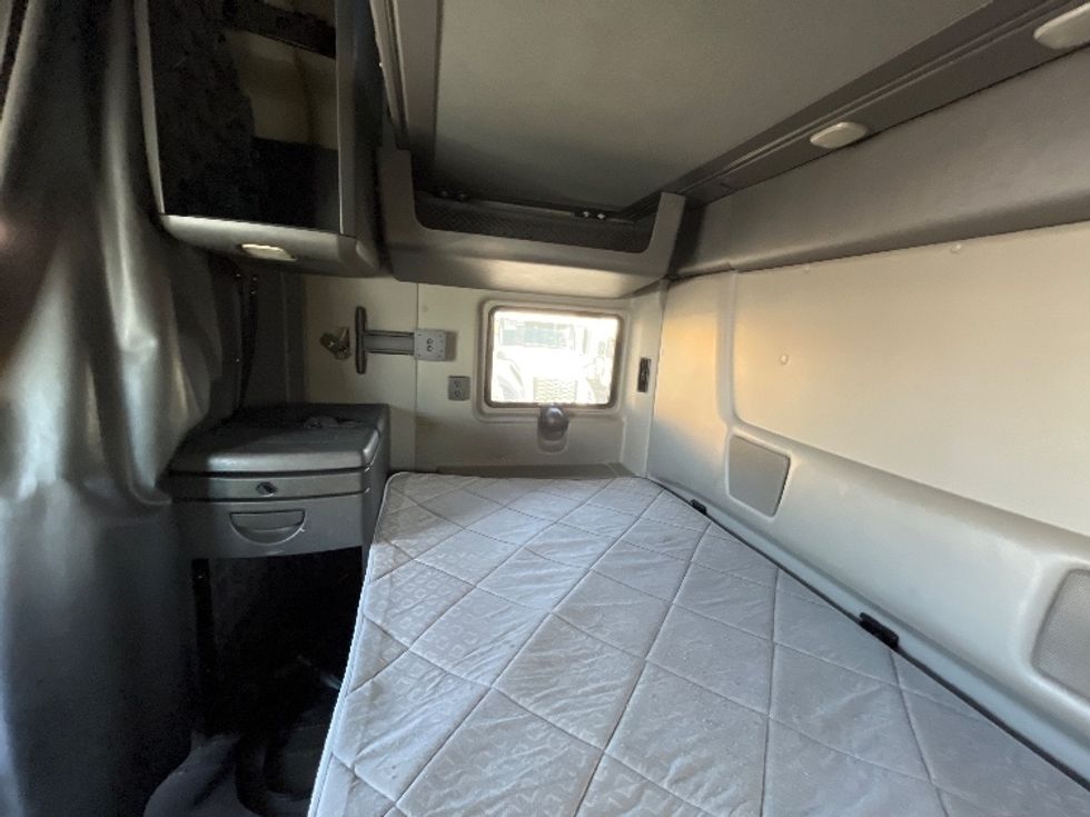 Sleeper Tractor-Heavy Duty Tractors-International-2020-LT625-El Paso-TX-581,261\n\t\tmiles-$ 42,000 - Image 19