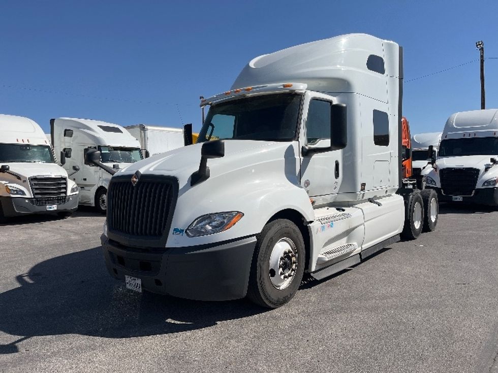 Sleeper Tractor-Heavy Duty Tractors-International-2020-LT625-El Paso-TX-581,261\n\t\tmiles-$ 42,000 - Image 3