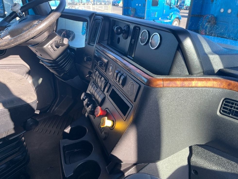Sleeper Tractor-Heavy Duty Tractors-International-2020-LT625-El Paso-TX-582,446\n\t\tmiles-$ 44,000 - Image 15