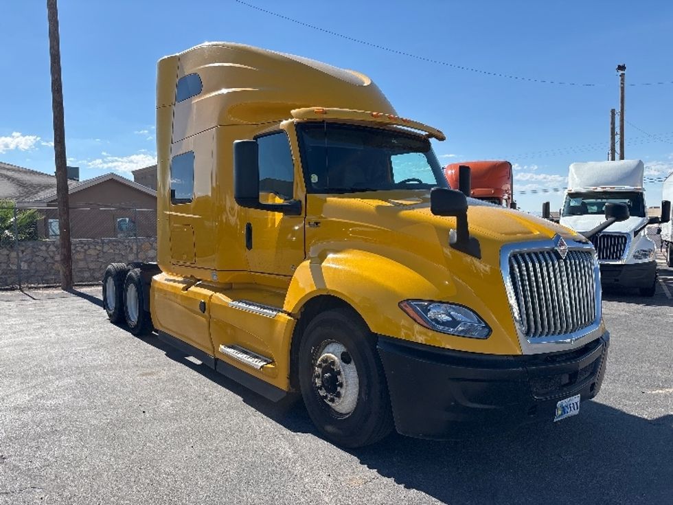 Sleeper Tractor-Heavy Duty Tractors-International-2020-LT625-El Paso-TX-604,309\n\t\tmiles-$ 35,500 - Image 1
