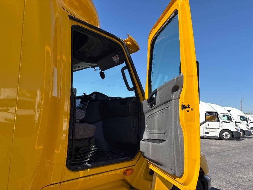 Sleeper Tractor-Heavy Duty Tractors-International-2020-LT625-El Paso-TX-604,309\n\t\tmiles-$ 35,500 - Image 13