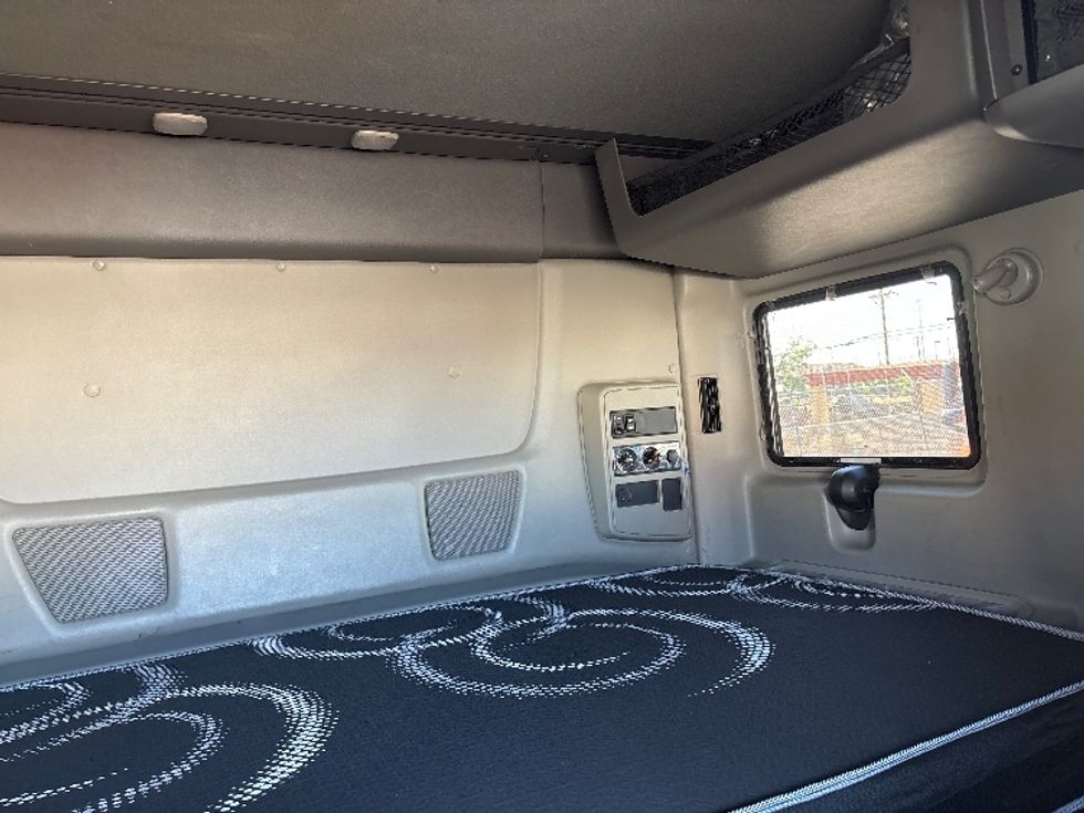 Sleeper Tractor-Heavy Duty Tractors-International-2020-LT625-El Paso-TX-604,309\n\t\tmiles-$ 35,500 - Image 18