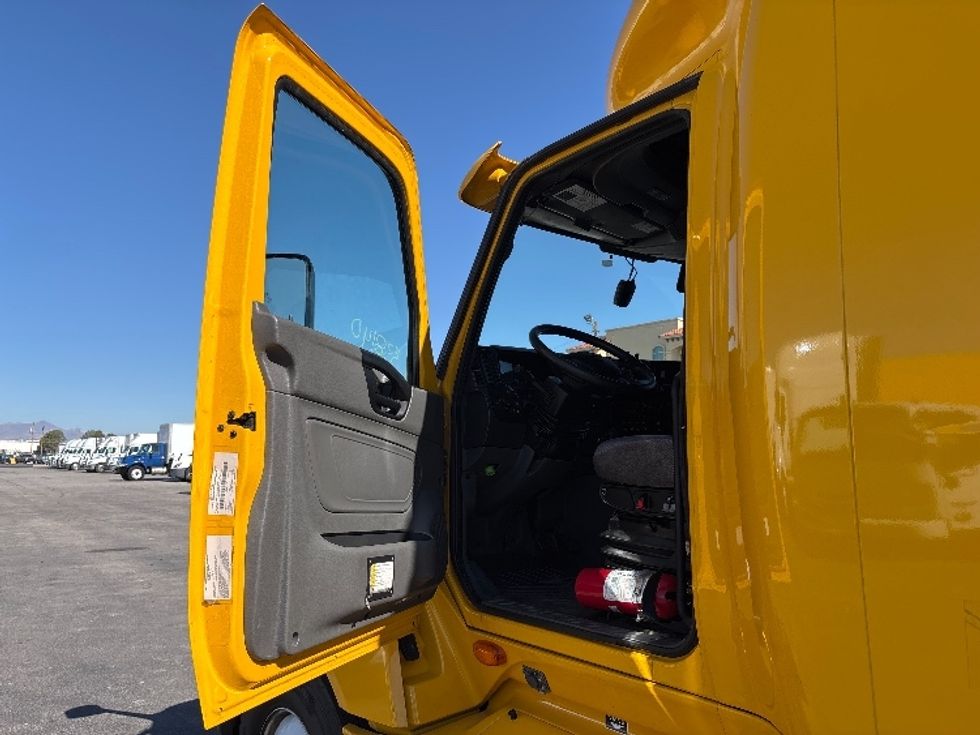 Sleeper Tractor-Heavy Duty Tractors-International-2020-LT625-El Paso-TX-604,309\n\t\tmiles-$ 35,500 - Image 9