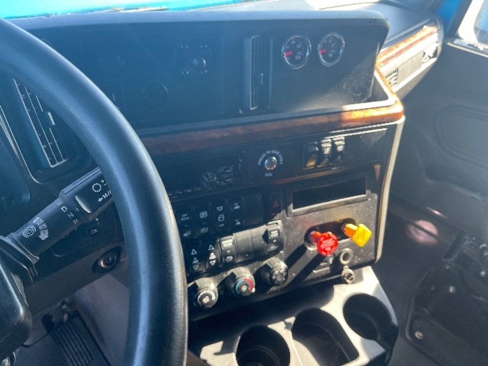 Sleeper Tractor-Heavy Duty Tractors-International-2020-LT625-El Paso-TX-616,515\n\t\tmiles-$ 37,500 - Image 10