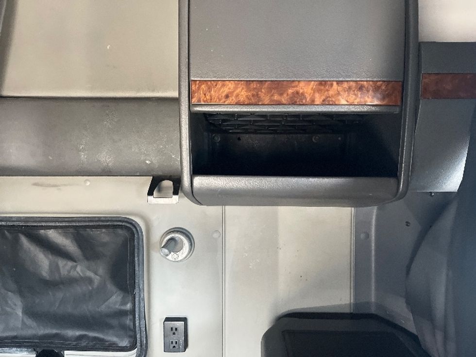 Sleeper Tractor-Heavy Duty Tractors-International-2020-LT625-El Paso-TX-616,515\n\t\tmiles-$ 37,500 - Image 17