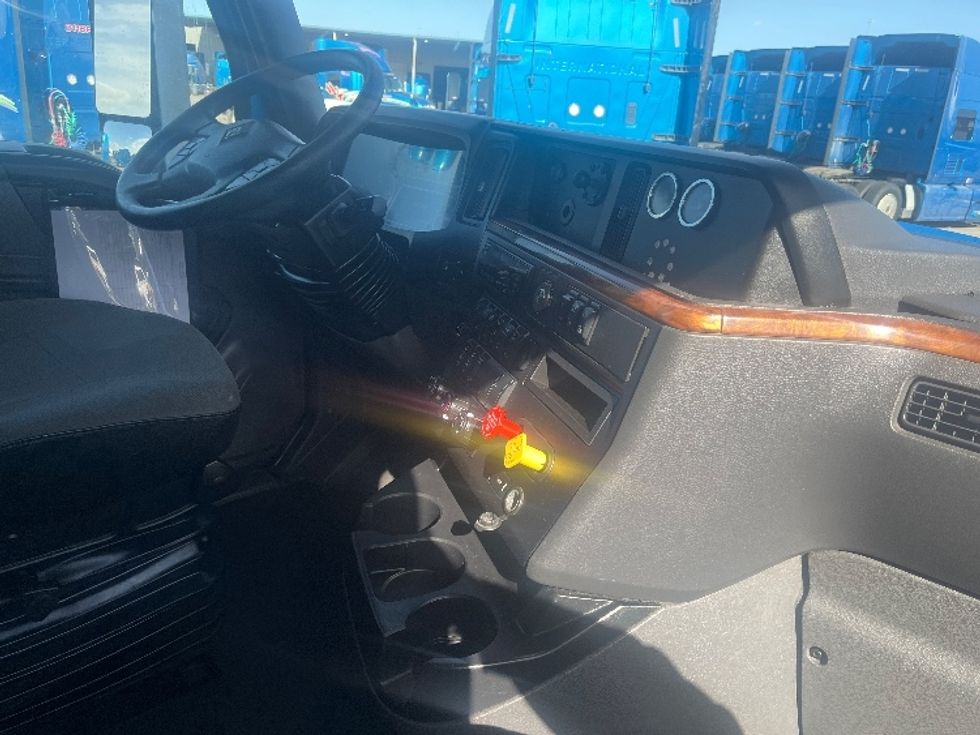 Sleeper Tractor-Heavy Duty Tractors-International-2020-LT625-El Paso-TX-657,506\n\t\tmiles-$ 34,500 - Image 15