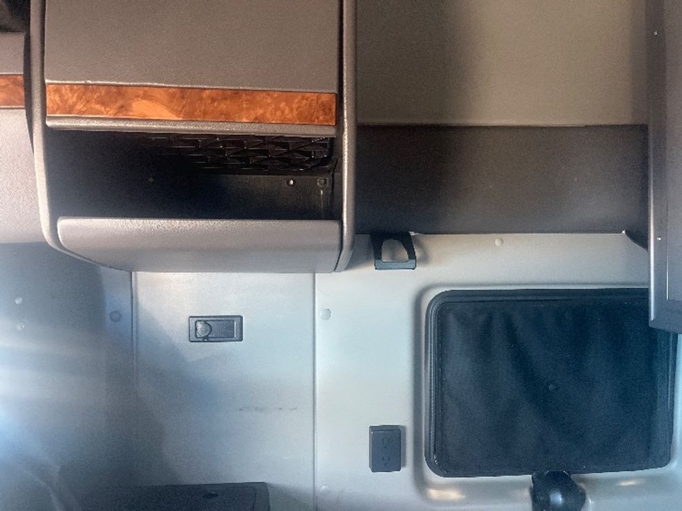 Sleeper Tractor-Heavy Duty Tractors-International-2020-LT625-El Paso-TX-657,506\n\t\tmiles-$ 34,500 - Image 19