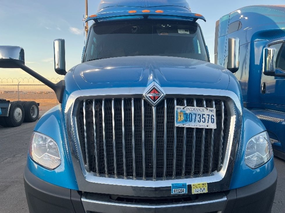 Sleeper Tractor-Heavy Duty Tractors-International-2020-LT625-El Paso-TX-680,601\n\t\tmiles-$ 33,000 - Image 2