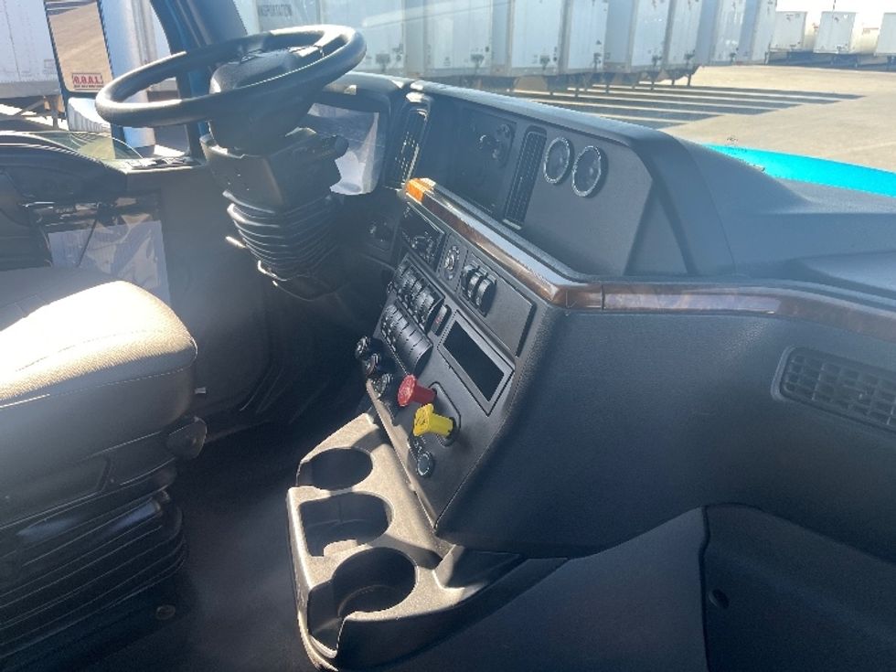 Sleeper Tractor-Heavy Duty Tractors-International-2020-LT625-El Paso-TX-684,447\n\t\tmiles-$ 32,750 - Image 15