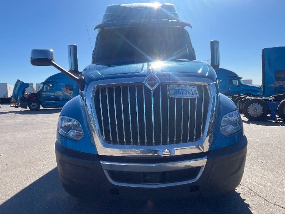 Sleeper Tractor-Heavy Duty Tractors-International-2020-LT625-El Paso-TX-689,877\n\t\tmiles-$ 32,250 - Image 2