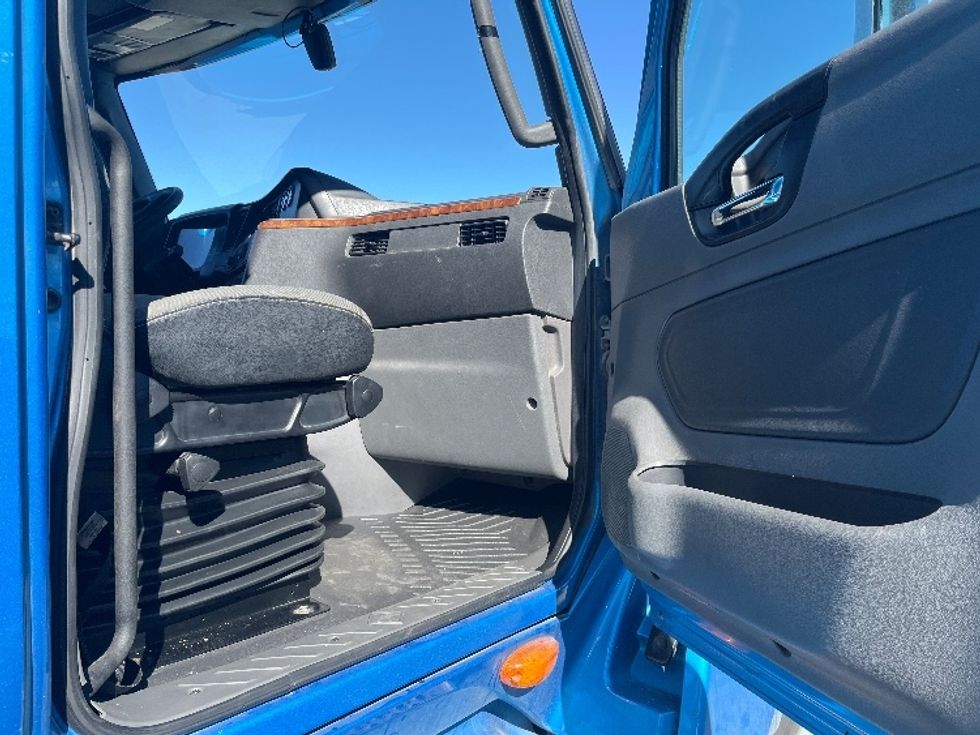 Sleeper Tractor-Heavy Duty Tractors-International-2020-LT625-El Paso-TX-692,864\n\t\tmiles-$ 32,250 - Image 13