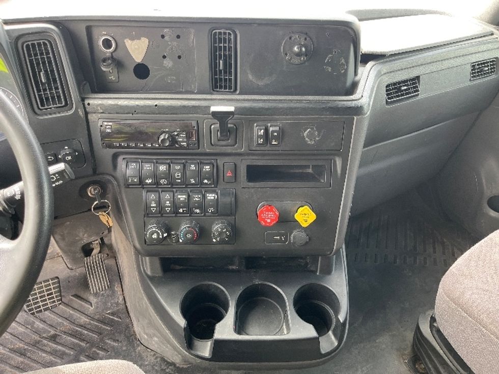 Sleeper Tractor-Heavy Duty Tractors-International-2020-LT625-El Paso-TX-694,138\n\t\tmiles-$ 41,500 - Image 11
