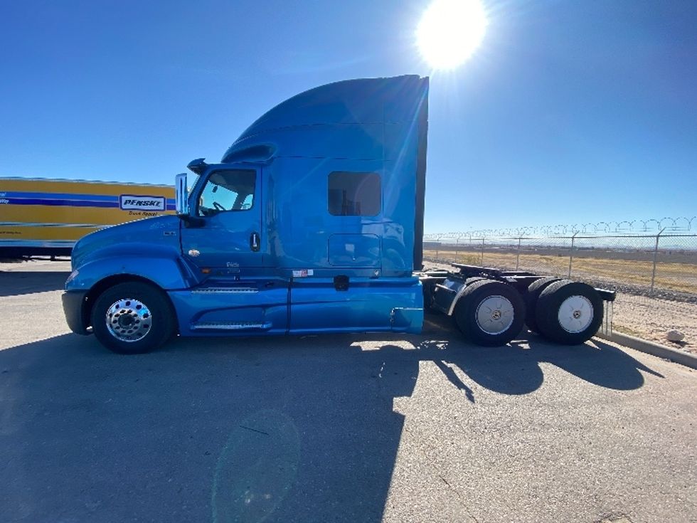 Sleeper Tractor-Heavy Duty Tractors-International-2020-LT625-El Paso-TX-695,127\n\t\tmiles-$ 32,000 - Image 4