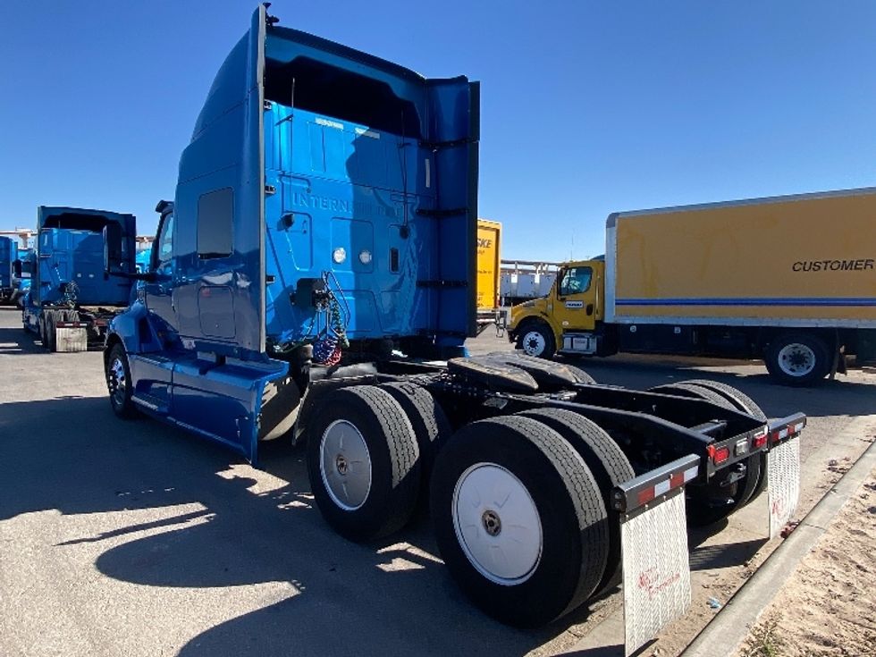 Sleeper Tractor-Heavy Duty Tractors-International-2020-LT625-El Paso-TX-695,127\n\t\tmiles-$ 32,000 - Image 5
