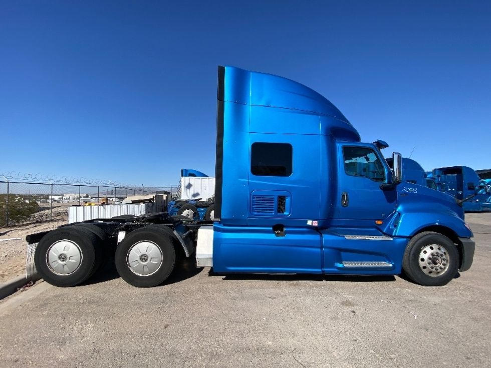 Sleeper Tractor-Heavy Duty Tractors-International-2020-LT625-El Paso-TX-695,127\n\t\tmiles-$ 32,000 - Image 8
