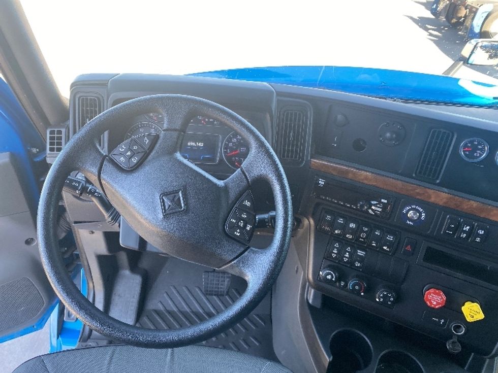 Sleeper Tractor-Heavy Duty Tractors-International-2020-LT625-El Paso-TX-696,145\n\t\tmiles-$ 32,000 - Image 11