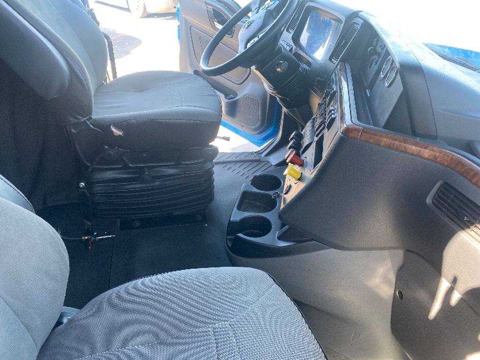 Sleeper Tractor-Heavy Duty Tractors-International-2020-LT625-El Paso-TX-696,145\n\t\tmiles-$ 32,000 - Image 15