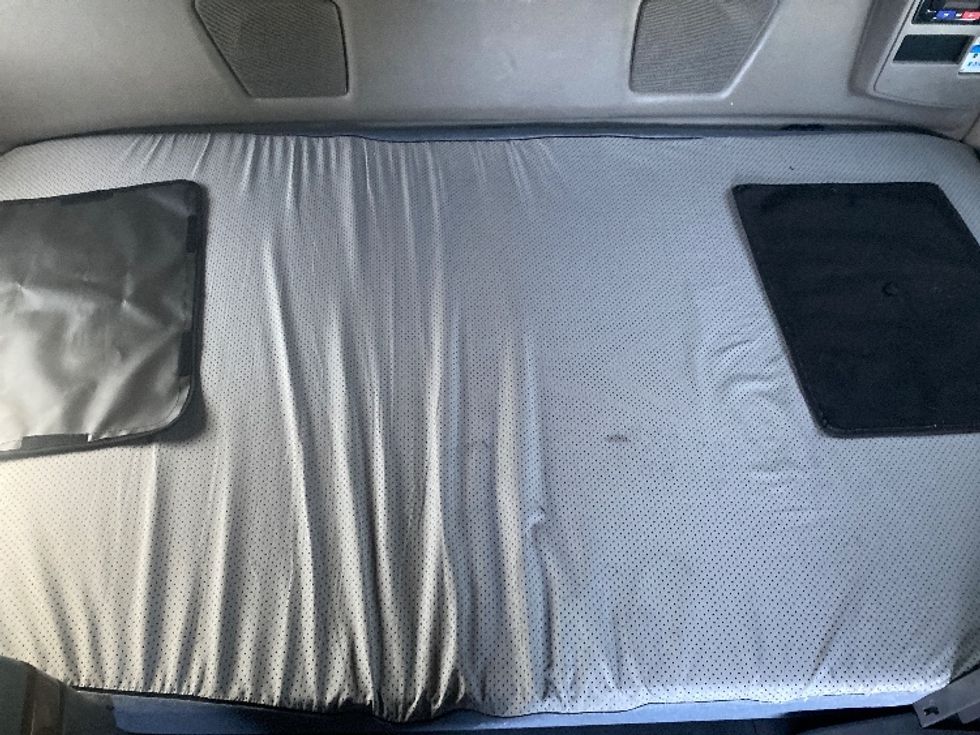 Sleeper Tractor-Heavy Duty Tractors-International-2020-LT625-El Paso-TX-696,145\n\t\tmiles-$ 32,000 - Image 17