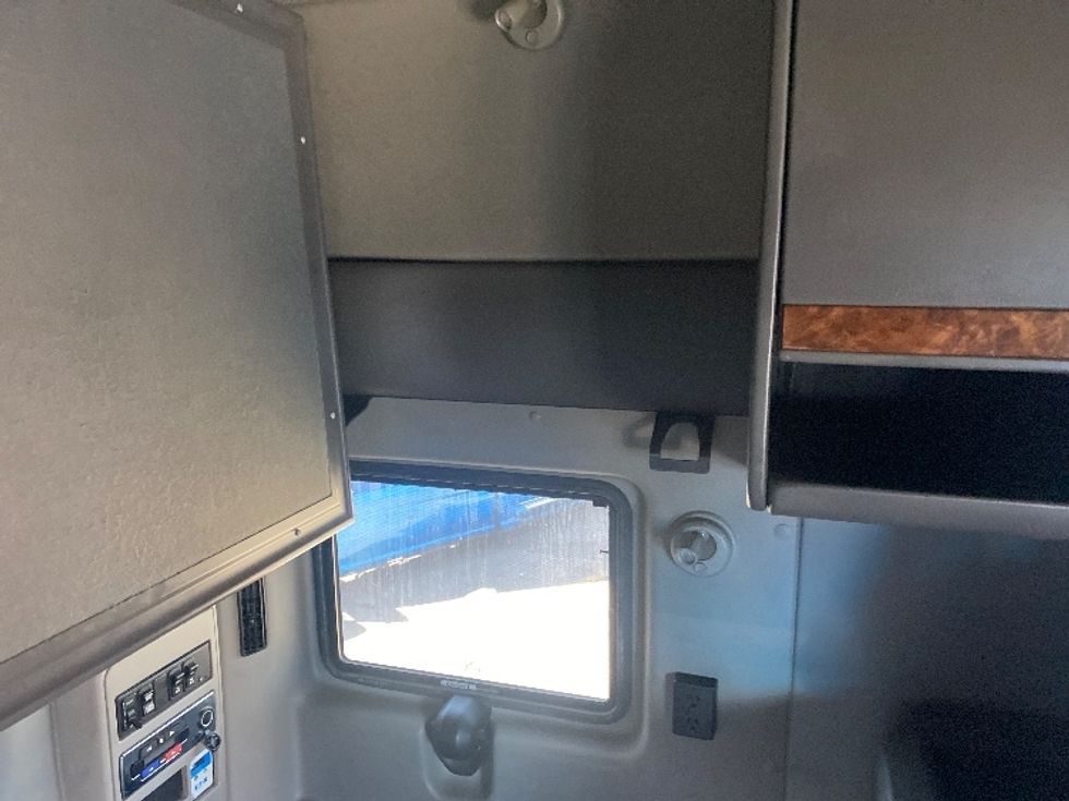 Sleeper Tractor-Heavy Duty Tractors-International-2020-LT625-El Paso-TX-696,145\n\t\tmiles-$ 32,000 - Image 18