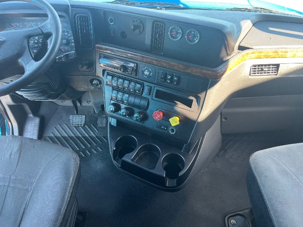 2020 International LT625 LT photo 10