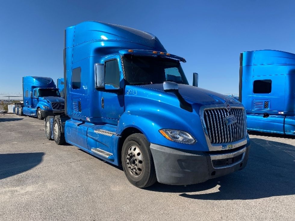 Sleeper Tractor-Heavy Duty Tractors-International-2020-LT625-El Paso-TX-698,745\n\t\tmiles-$ 31,750 - Image 1