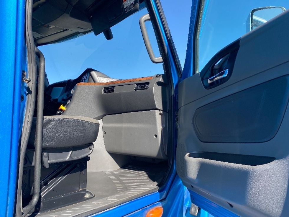 Sleeper Tractor-Heavy Duty Tractors-International-2020-LT625-El Paso-TX-698,745\n\t\tmiles-$ 31,750 - Image 13