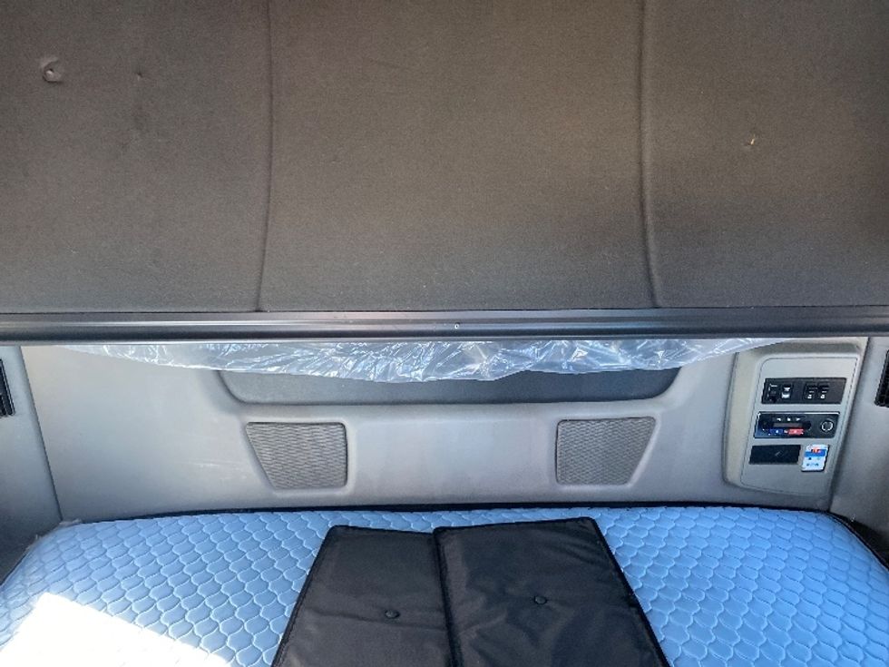 Sleeper Tractor-Heavy Duty Tractors-International-2020-LT625-El Paso-TX-698,745\n\t\tmiles-$ 31,750 - Image 16