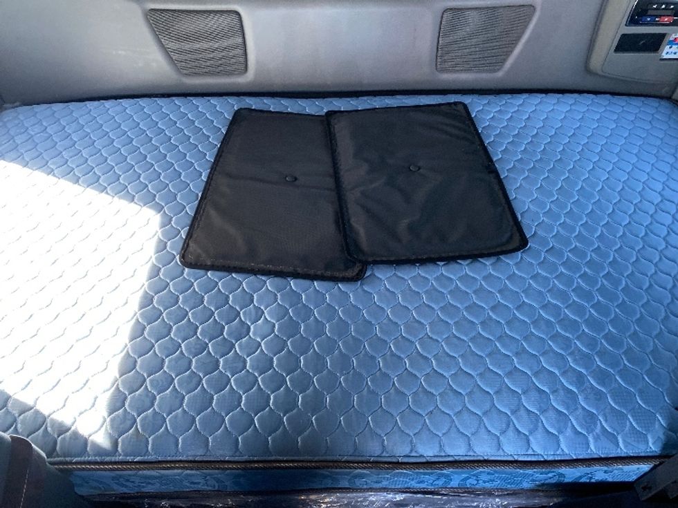 Sleeper Tractor-Heavy Duty Tractors-International-2020-LT625-El Paso-TX-698,745\n\t\tmiles-$ 31,750 - Image 17