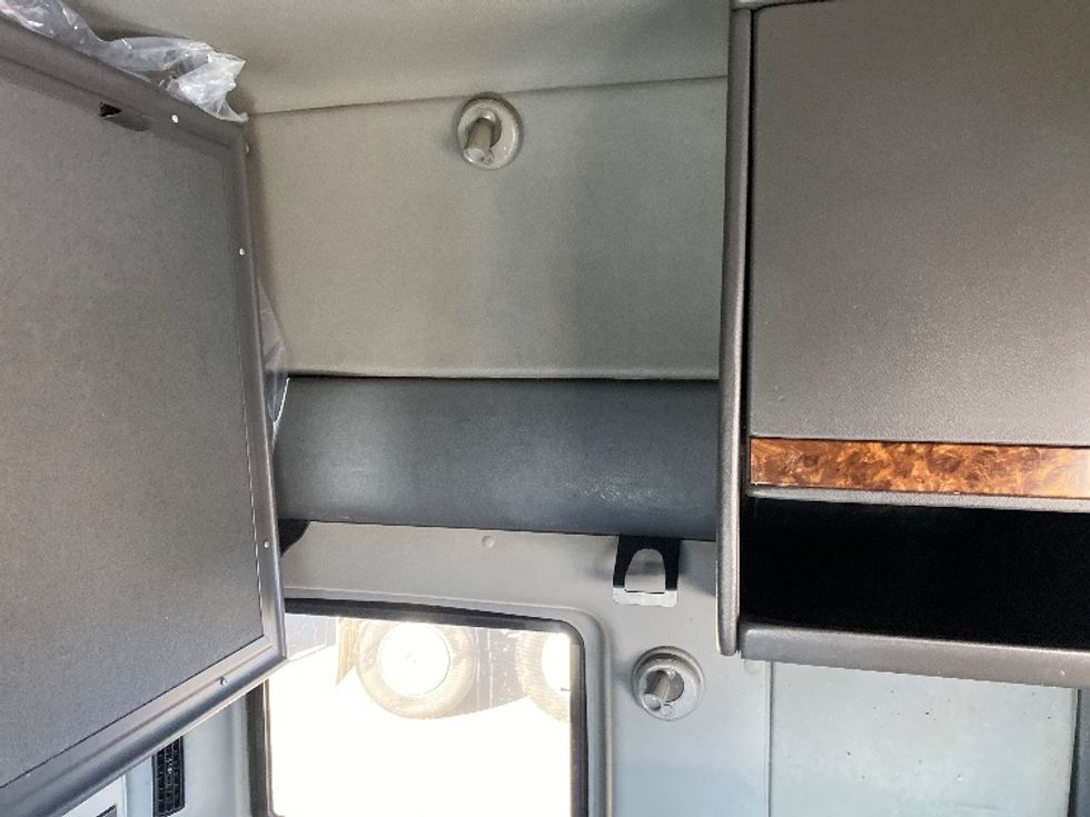 Sleeper Tractor-Heavy Duty Tractors-International-2020-LT625-El Paso-TX-698,745\n\t\tmiles-$ 31,750 - Image 18